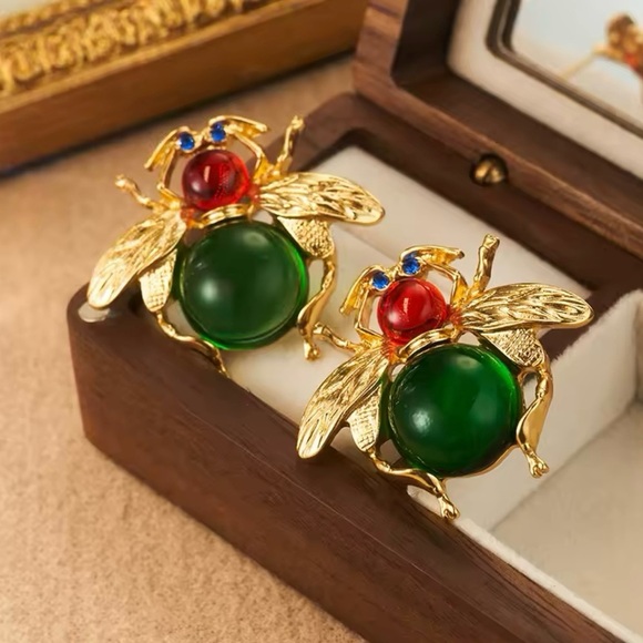 Vintage Green Blue Bee Earrings for Women Unique Retro Animal Insects Earrings - Picture 2 of 3